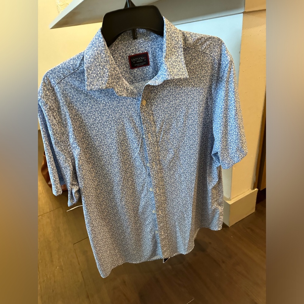 Men’s UNTUCKit M Button-Down Shirt